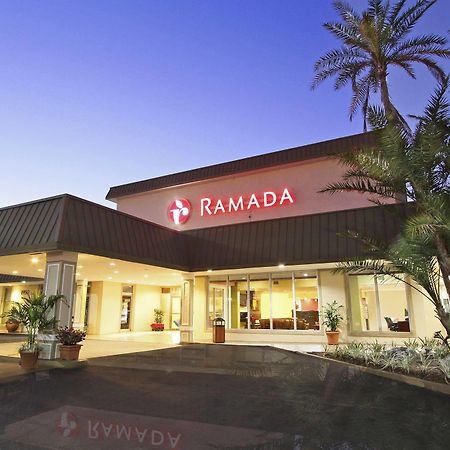Ramada Miami Airport North Hotel Hialeah Exterior photo
