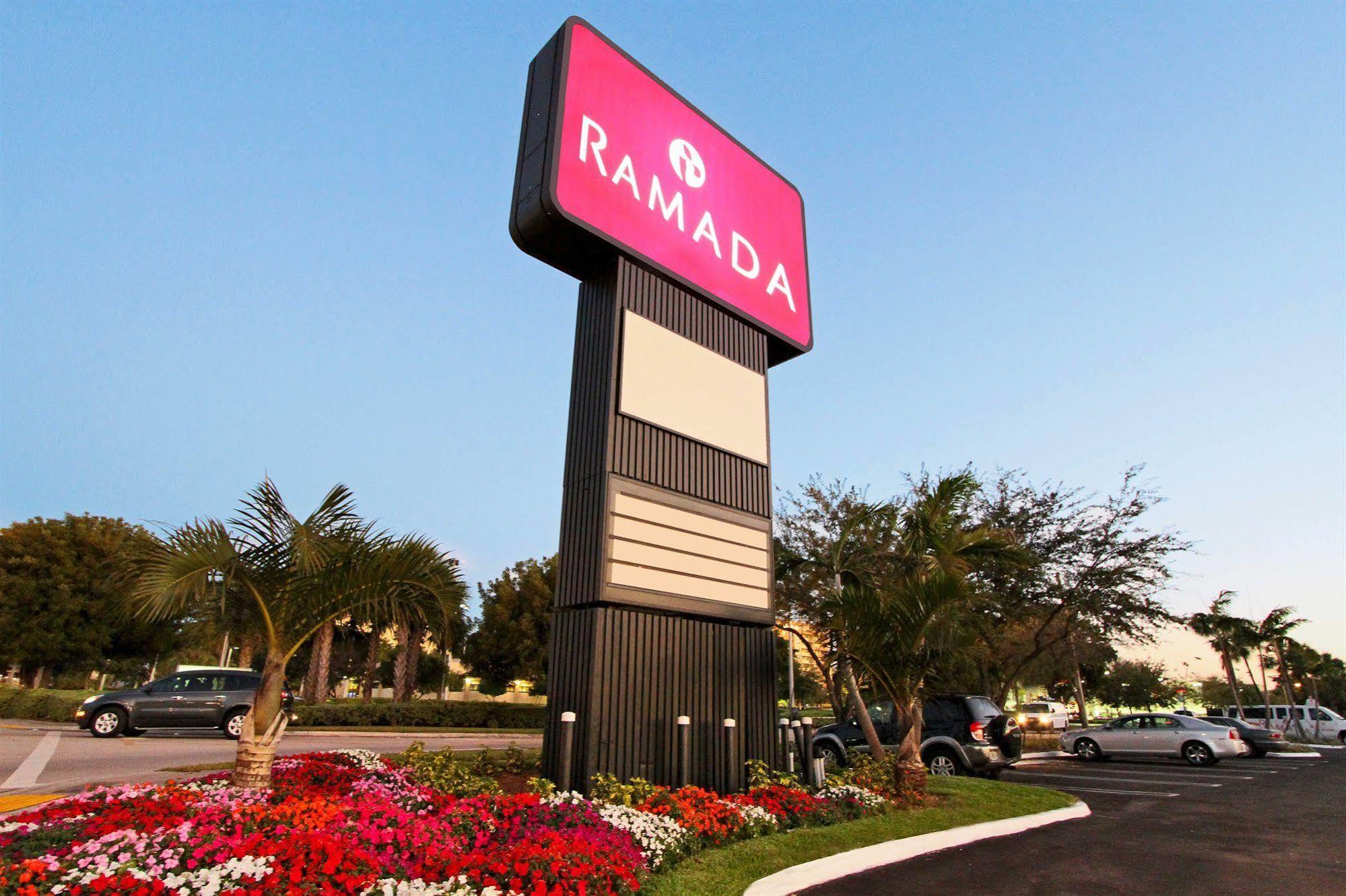 Ramada Miami Airport North Hotel Hialeah Exterior photo